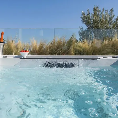 Aval Riviera Apartment