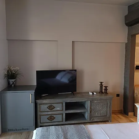 Aval Riviera * Lagonisi